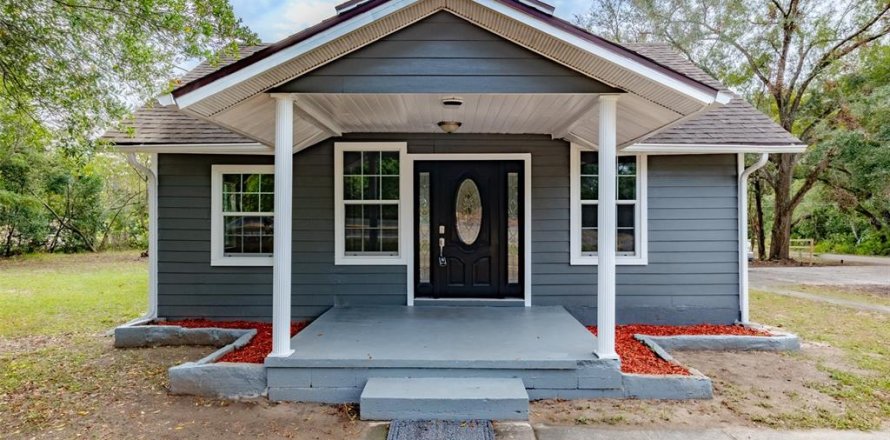 Propiedad comercial en Sorrento, Florida 142.14 m2 № 1819188