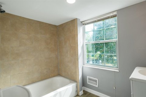 Propiedad comercial en venta en Sorrento, Florida, 142.14 m2 № 1819188 - foto 18