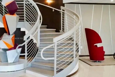 Condo in Miami Beach, Florida, 1 bedroom  № 1971335 - photo 13