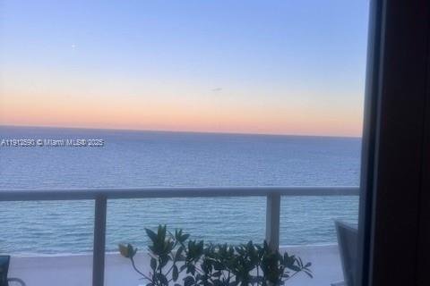 Condo in Miami Beach, Florida, 1 bedroom  № 1971335 - photo 8
