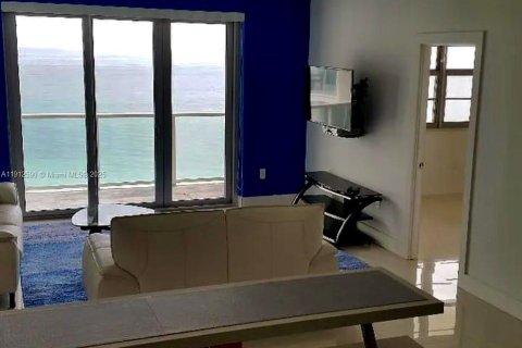 Condo in Miami Beach, Florida, 1 bedroom  № 1971335 - photo 7