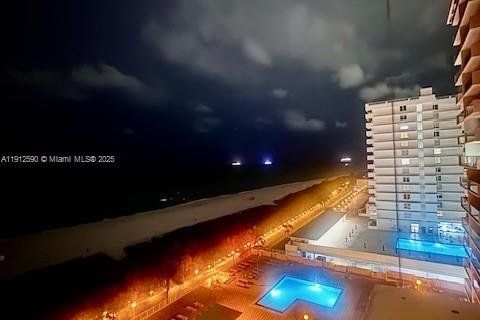 Condo in Miami Beach, Florida, 1 bedroom  № 1971335 - photo 21