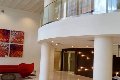 Condo in Miami Beach, Florida, 1 bedroom  № 1971335 - photo 24