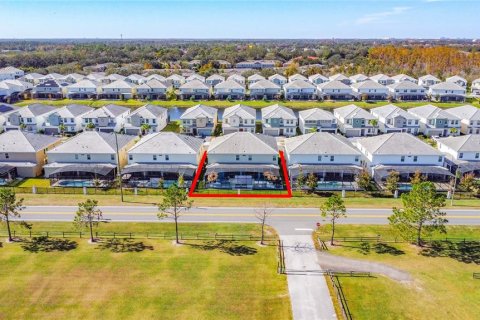 Casa en venta en Kissimmee, Florida, 15 dormitorios, 581.1 m2 № 1564926 - foto 7