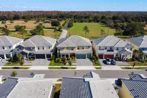 Casa en venta en Kissimmee, Florida, 15 dormitorios, 581.1 m2 № 1564926 - foto 3