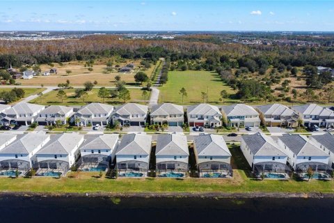 Casa en venta en Kissimmee, Florida, 15 dormitorios, 581.1 m2 № 1564926 - foto 8