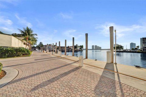 Купить кондоминиум в Авентура, Флорида 2 спальни, 114.27м2, № 1998666 - фото 28