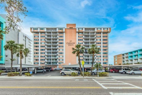 Condo in Clearwater, Florida, 2 bedrooms  № 1632509 - photo 1