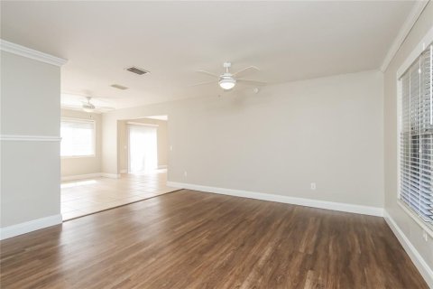 House in Palm Bay, Florida 3 bedrooms, 124.86 sq.m. № 1678133 - photo 3