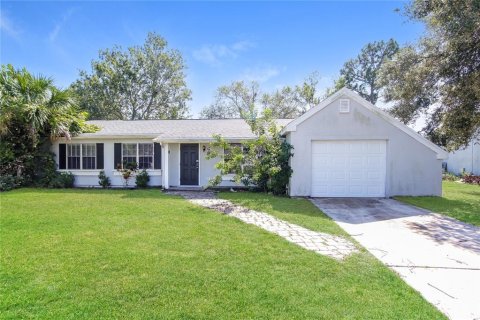 House in Palm Bay, Florida 3 bedrooms, 124.86 sq.m. № 1678133 - photo 1