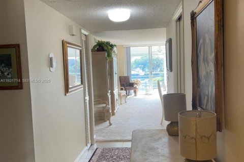 Copropriété à vendre à Pompano Beach, Floride: 3 chambres, 129.13 m2 № 1990353 - photo 12