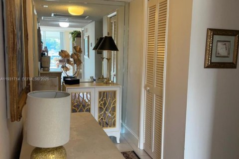 Copropriété à vendre à Pompano Beach, Floride: 3 chambres, 129.13 m2 № 1990353 - photo 9