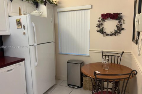 Copropriété à vendre à Pompano Beach, Floride: 3 chambres, 129.13 m2 № 1990353 - photo 19