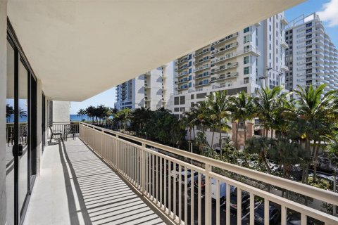 Copropriété à louer à Riviera Beach, Floride: 2 chambres, 137.4 m2 № 2193579 - photo 17