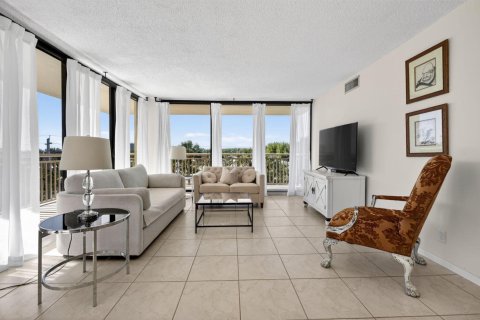 Copropriété à louer à Riviera Beach, Floride: 2 chambres, 137.4 m2 № 2193579 - photo 3