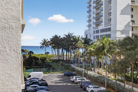 Condo in Riviera Beach, Florida, 2 bedrooms  № 2193579