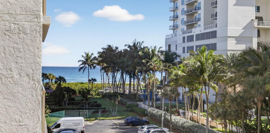 Condo à Riviera Beach, Floride, 2 chambres  № 2193579
