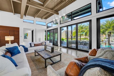 House in Marco Island, Florida 3 bedrooms, 266.26 sq.m. № 2302552 - photo 6