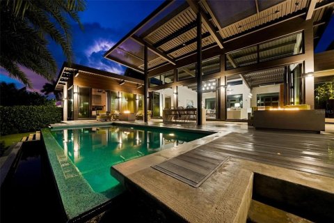House in Marco Island, Florida 3 bedrooms, 266.26 sq.m. № 2302552 - photo 18