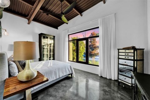 House in Marco Island, Florida 3 bedrooms, 266.26 sq.m. № 2302552 - photo 28