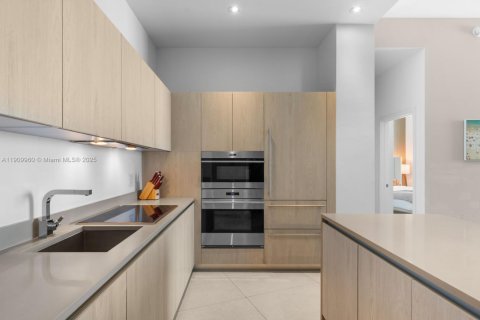 Condo in Hollywood, Florida, 1 bedroom  № 1967450 - photo 5