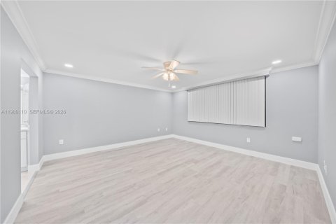 Купить кондоминиум в Пемброк-Пайнс, Флорида 2 спальни, 110.27м2, № 2046386 - фото 10