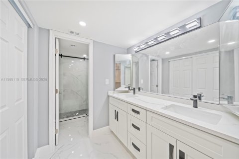 Купить кондоминиум в Пемброк-Пайнс, Флорида 2 спальни, 110.27м2, № 2046386 - фото 11