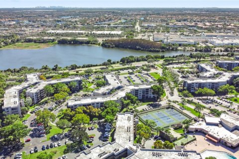 Купить кондоминиум в Пемброк-Пайнс, Флорида 2 спальни, 110.27м2, № 2046386 - фото 20