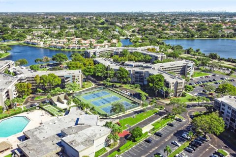 Купить кондоминиум в Пемброк-Пайнс, Флорида 2 спальни, 110.27м2, № 2046386 - фото 22