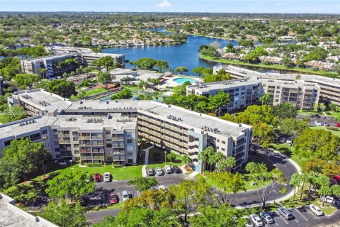 Купить кондоминиум в Пемброк-Пайнс, Флорида 2 спальни, 110.27м2, № 2046386 - фото 17