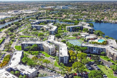 Купить кондоминиум в Пемброк-Пайнс, Флорида 2 спальни, 110.27м2, № 2046386 - фото 18