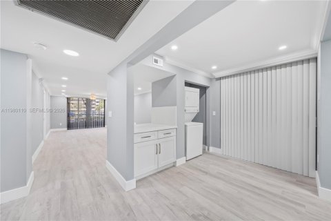 Купить кондоминиум в Пемброк-Пайнс, Флорида 2 спальни, 110.27м2, № 2046386 - фото 2