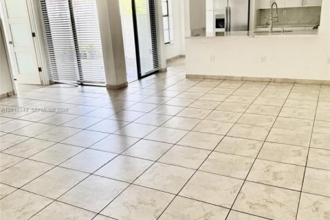 Купить кондоминиум в Майами, Флорида 2 спальни, 111.48м2, № 2090820 - фото 3