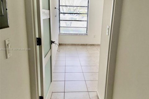 Купить кондоминиум в Майами, Флорида 2 спальни, 111.48м2, № 2090820 - фото 5