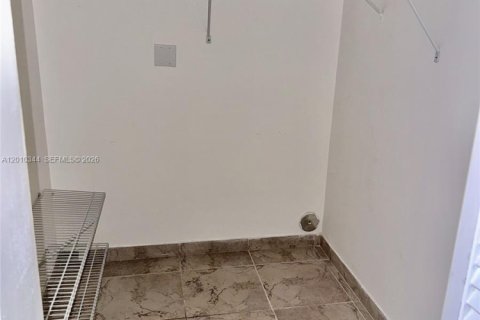 Купить кондоминиум в Майами, Флорида 2 спальни, 111.48м2, № 2090820 - фото 4