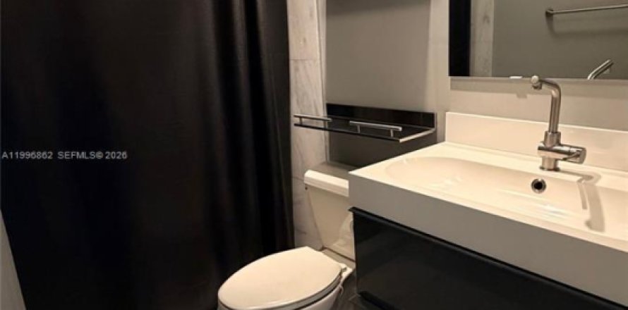 Condominio en Pompano Beach, Florida, 1 dormitorio  № 2058528