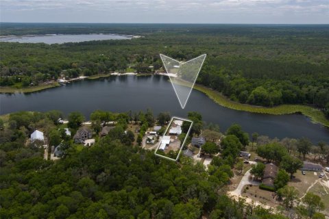 House in Melrose, Florida 4 bedrooms, 199.18 sq.m. № 2220406 - photo 5