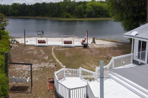 House in Melrose, Florida 4 bedrooms, 199.18 sq.m. № 2220406 - photo 16