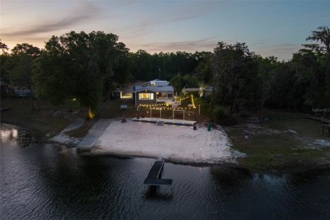 House in Melrose, Florida 4 bedrooms, 199.18 sq.m. № 2220406 - photo 21
