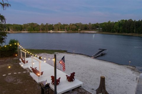 House in Melrose, Florida 4 bedrooms, 199.18 sq.m. № 2220406 - photo 18