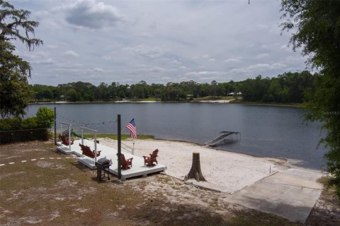 House in Melrose, Florida 4 bedrooms, 199.18 sq.m. № 2220406 - photo 17