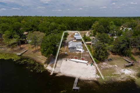 House in Melrose, Florida 4 bedrooms, 199.18 sq.m. № 2220406 - photo 11