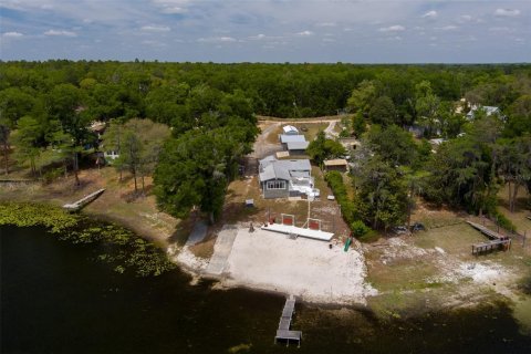 House in Melrose, Florida 4 bedrooms, 199.18 sq.m. № 2220406 - photo 12