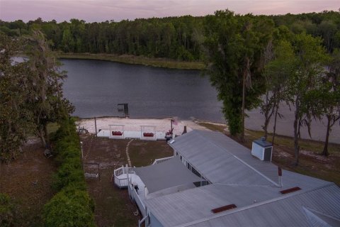 House in Melrose, Florida 4 bedrooms, 199.18 sq.m. № 2220406 - photo 20