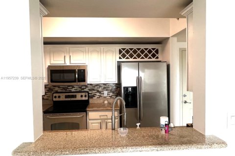 Apartamento en alquiler en Miami, Florida, 1 dormitorio, 68.56 m2 № 2011240 - foto 9