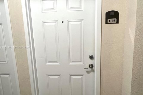 Apartamento en alquiler en Miami, Florida, 1 dormitorio, 68.56 m2 № 2011240 - foto 5