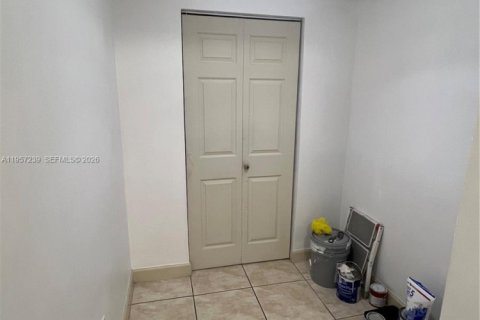 Apartamento en alquiler en Miami, Florida, 1 dormitorio, 68.56 m2 № 2011240 - foto 19