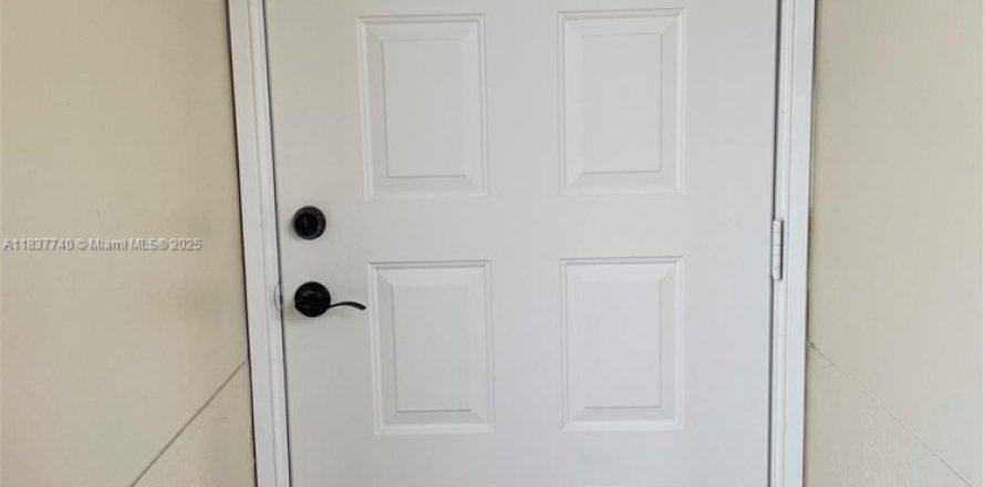 Condo in Tamarac, Florida, 2 bedrooms  № 1960653