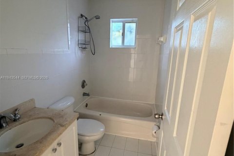 House in Homestead, Florida 3 bedrooms, 108.79 sq.m. № 2000791 - photo 19