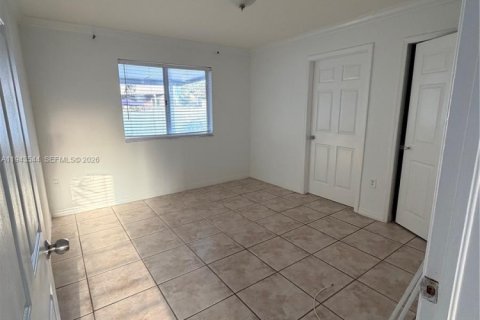 House in Homestead, Florida 3 bedrooms, 108.79 sq.m. № 2000791 - photo 20